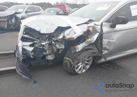 2018 Toyota Camry Le из США, поврежденный, VIN 4T1B11HK5JU032465